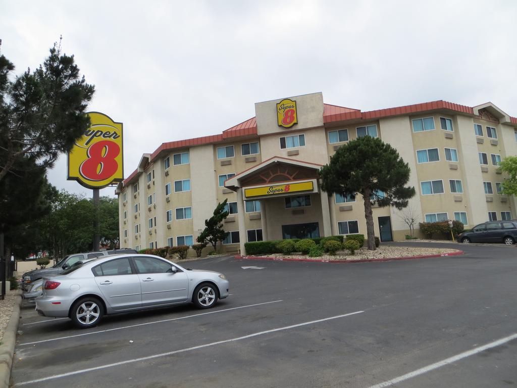 Super 8 By Wyndham Austin North/University Area Eksteriør bilde